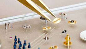 苏州万国指定维修门店打开表壳